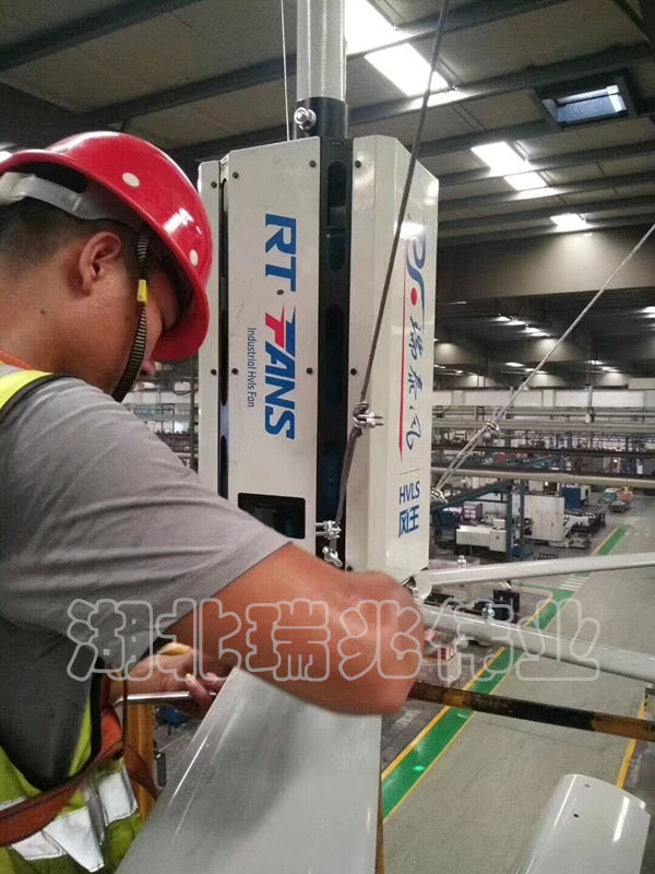 工業(yè)大風(fēng)扇，潤東方蒸發(fā)式冷氣機，鋼結(jié)構(gòu)廠房通風(fēng)降溫方案,廠房車間通風(fēng)降溫方案,大型工業(yè)風(fēng)扇,物流倉儲大風(fēng)扇,工業(yè)大風(fēng)扇,工業(yè)大吊扇,工業(yè)節(jié)能風(fēng)扇