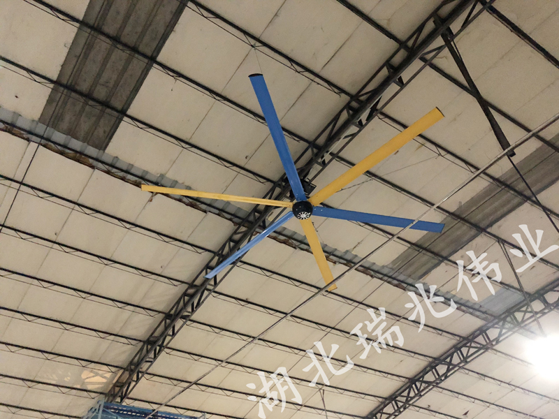 瑞泰風(fēng)工業(yè)大風(fēng)扇,鋼結(jié)構(gòu)廠房通風(fēng)降溫方案,廠房車間通風(fēng)降溫方案,大型工業(yè)風(fēng)扇,物流倉儲(chǔ)大風(fēng)扇,工業(yè)大風(fēng)扇,工業(yè)大吊扇,工業(yè)節(jié)能風(fēng)扇