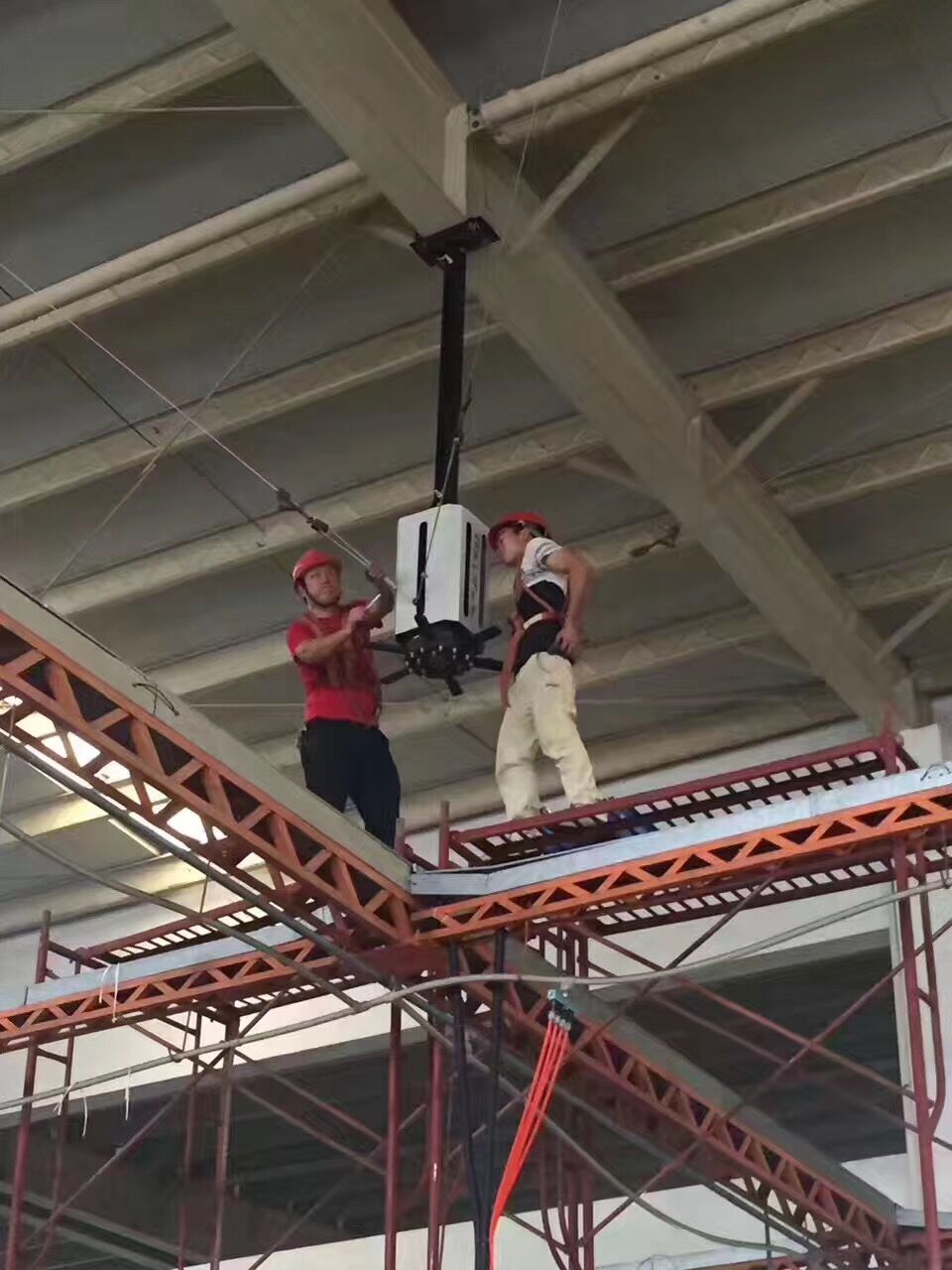 大型工業(yè)風(fēng)扇