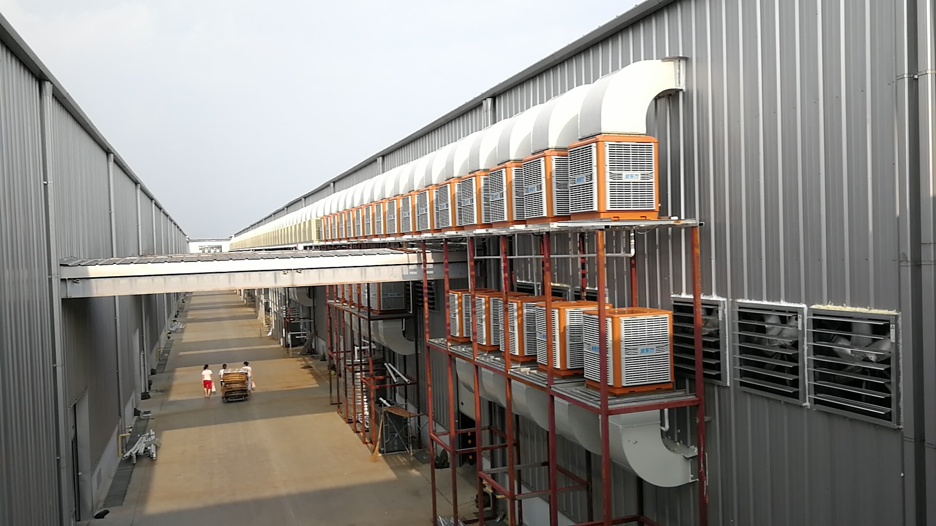 工業(yè)冷風機廠家；環(huán)?？照{,冷風機,冷風機廠家,工業(yè)風扇,廠房降溫,車間降溫,工廠降溫,車間溫控設備,車間降溫設備,工廠降溫設備,車間降溫方案,廠房降溫方案,工廠降溫方案,電商物流倉儲降溫方案