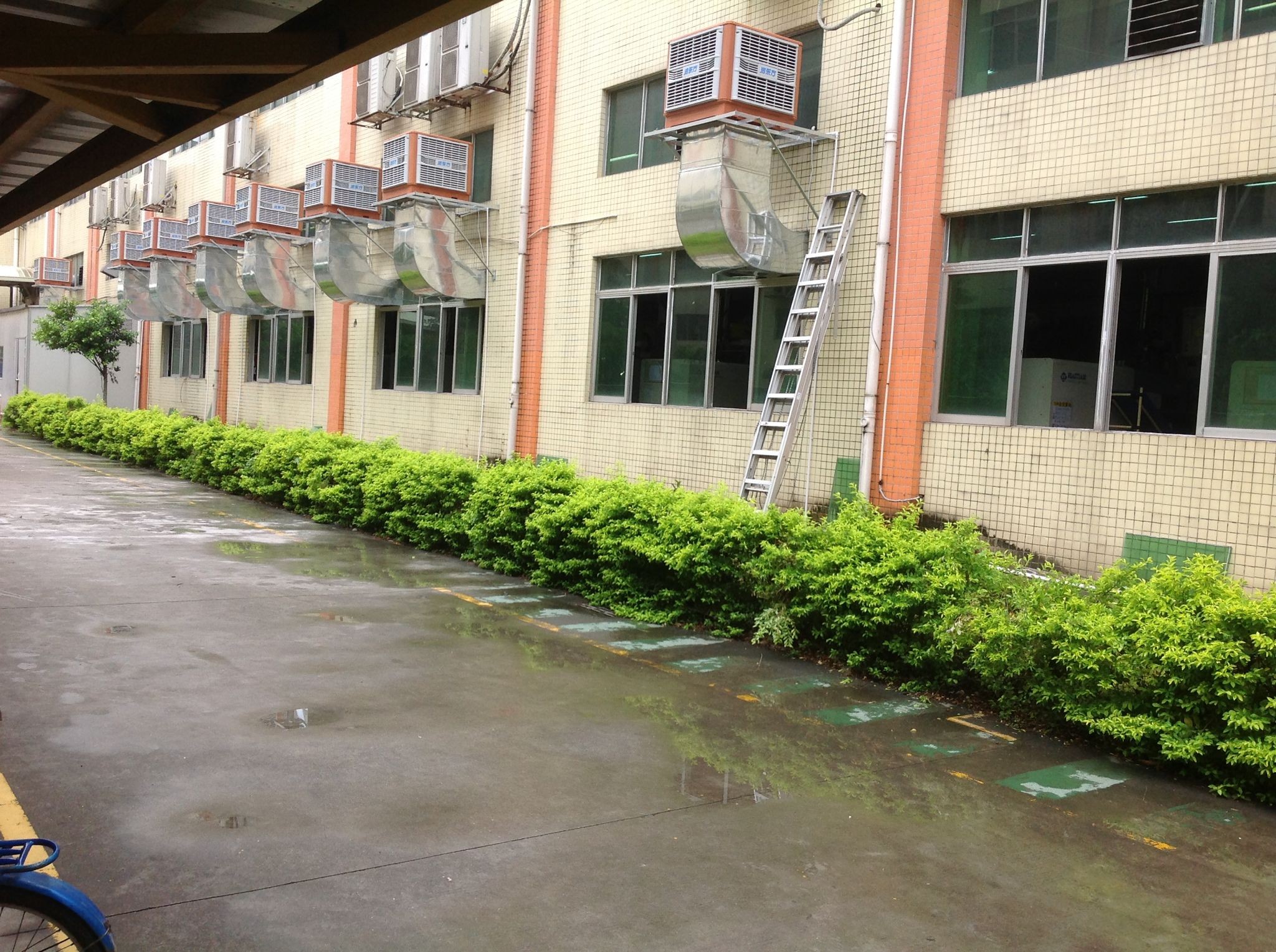  環(huán)保空調(diào),冷風(fēng)機(jī),冷風(fēng)機(jī)廠家,工業(yè)風(fēng)扇,廠房降溫,車(chē)間降溫,工廠降溫,車(chē)間溫控設(shè)備,車(chē)間降溫設(shè)備,工廠降溫設(shè)備,車(chē)間降溫方案,廠房降溫方案,工廠降溫方案,電商物流倉(cāng)儲(chǔ)降溫方案